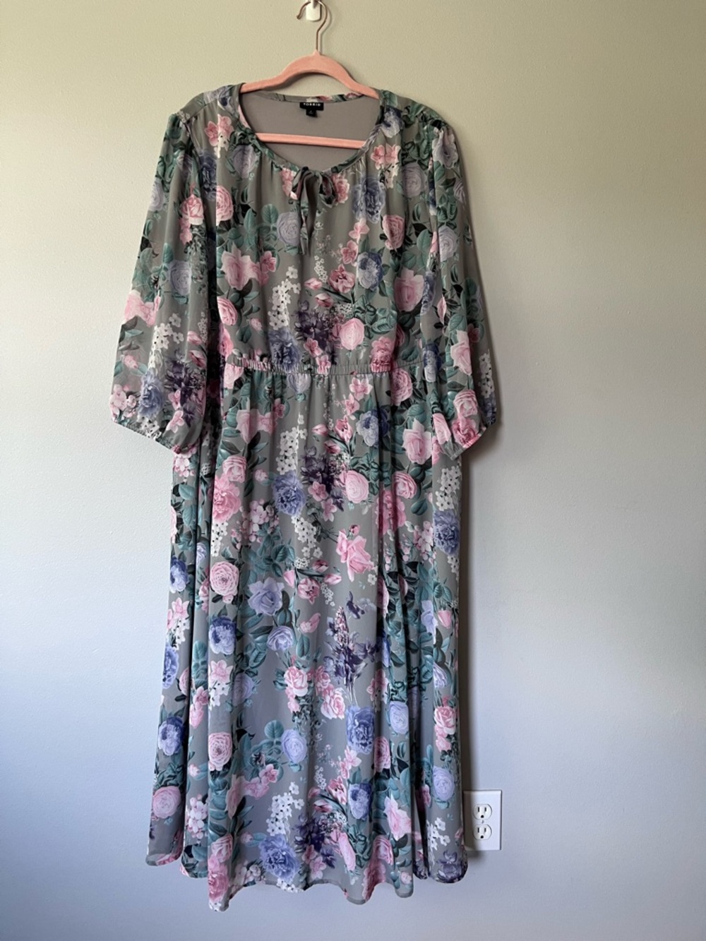 Torrid Gray/Pink Floral Chiffon Midi Dress Size 2X